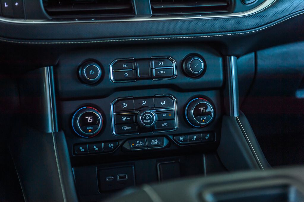 2023 Chevrolet Suburban SUBURBAN PREMIER - WHITE ON BLACK - NAV - CARPLAY - THIRD ROW - 22955704 - 40