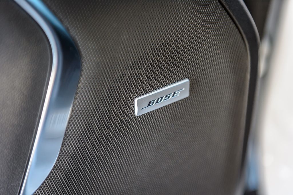 2023 Chevrolet Suburban SUBURBAN PREMIER - WHITE ON BLACK - NAV - CARPLAY - THIRD ROW - 22955704 - 50