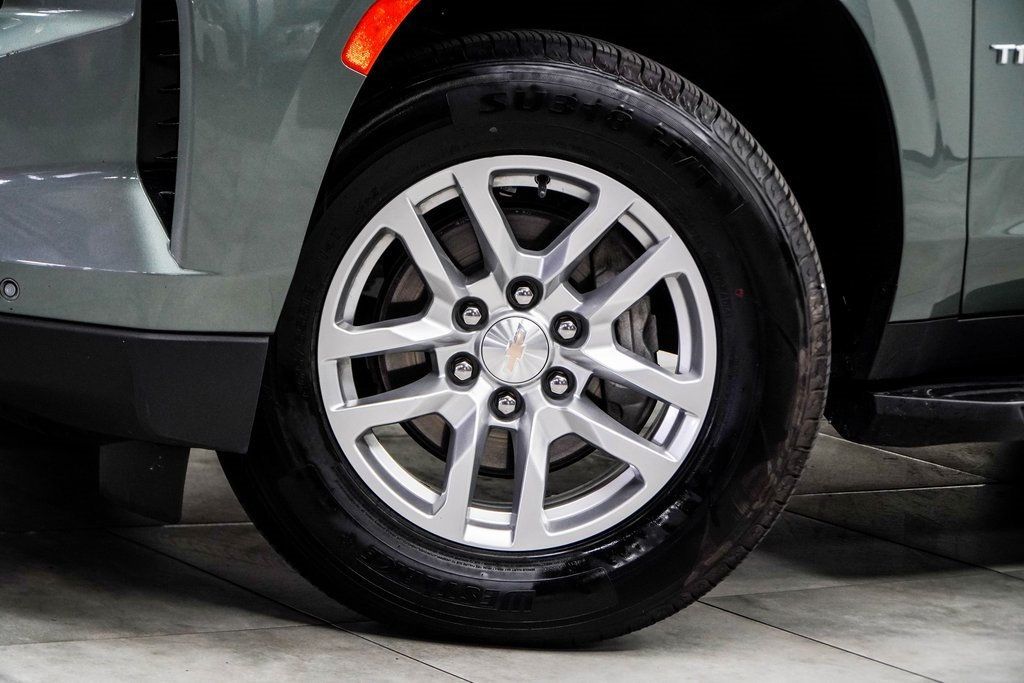 2023 Chevrolet Tahoe LT photo 3