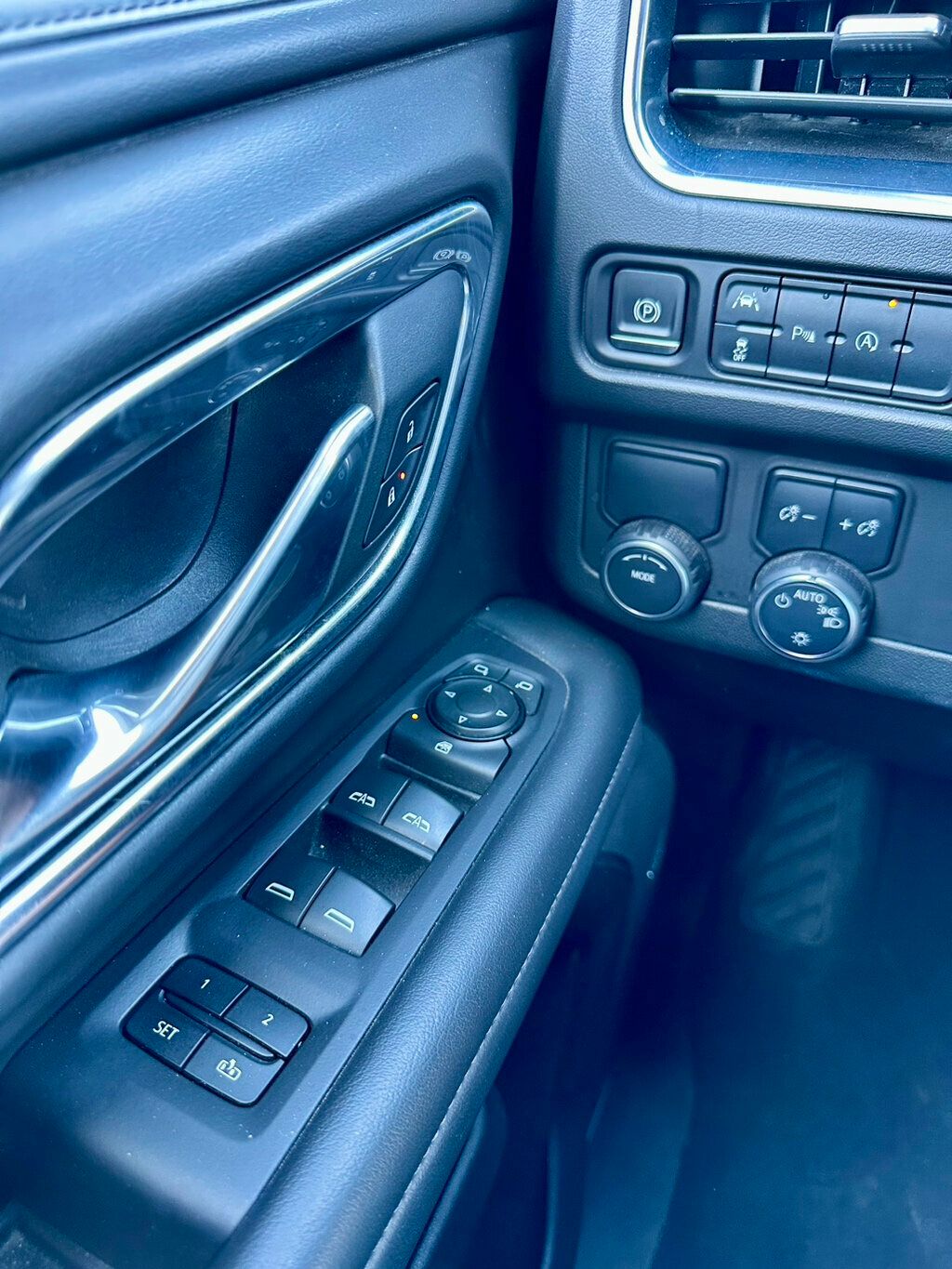 2023 Chevrolet Tahoe LT photo 15