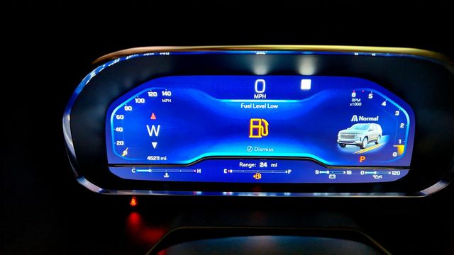 2023 Chevrolet Tahoe 4dr High Country w/ Power Retract. Assist Steps & Power Sunroof - 23007581 - 14