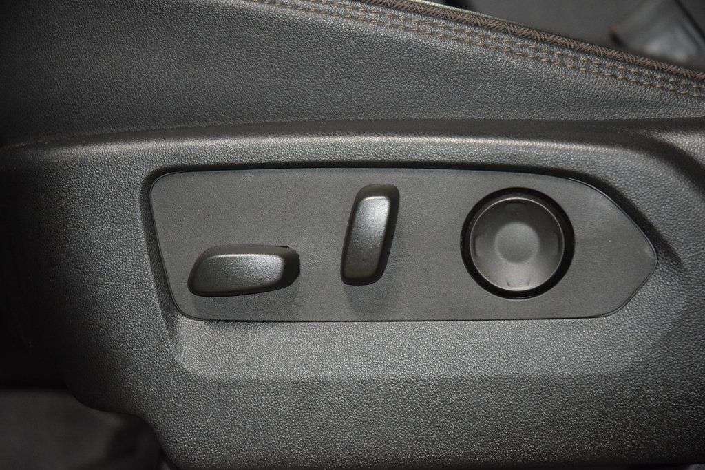 2023 Chevrolet Tahoe 4WD 4dr High Country - 22986140 - 38