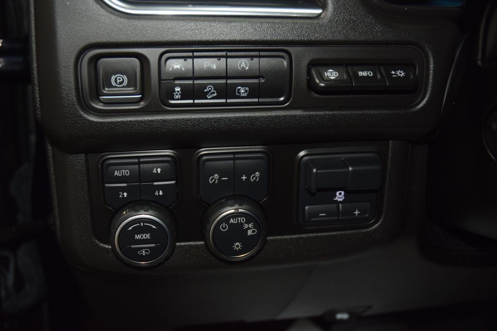 2023 Chevrolet Tahoe 4WD 4dr High Country - 23043226 - 35