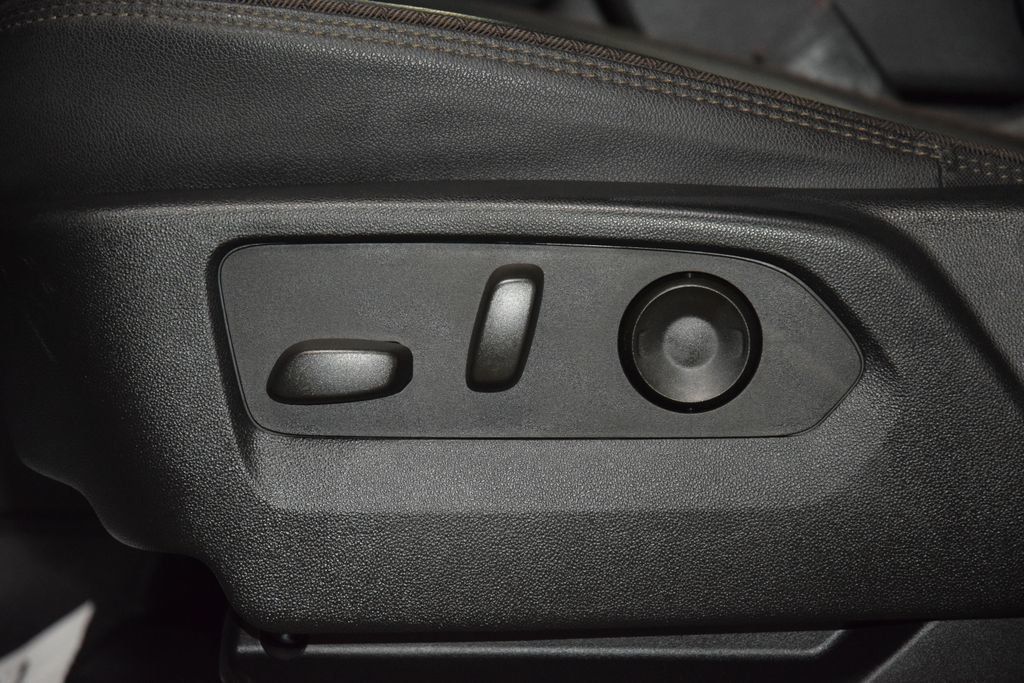 2023 Chevrolet Tahoe 4WD 4dr High Country - 23047213 - 38