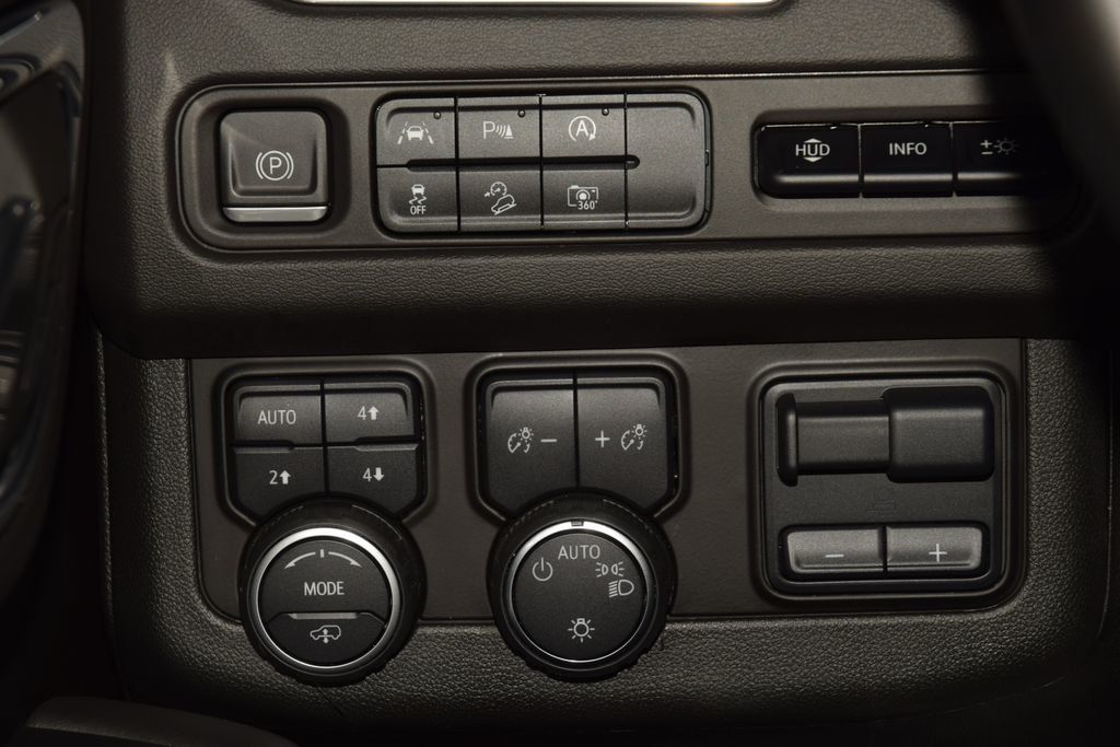 2023 Chevrolet Tahoe 4WD 4dr High Country - 23047575 - 34