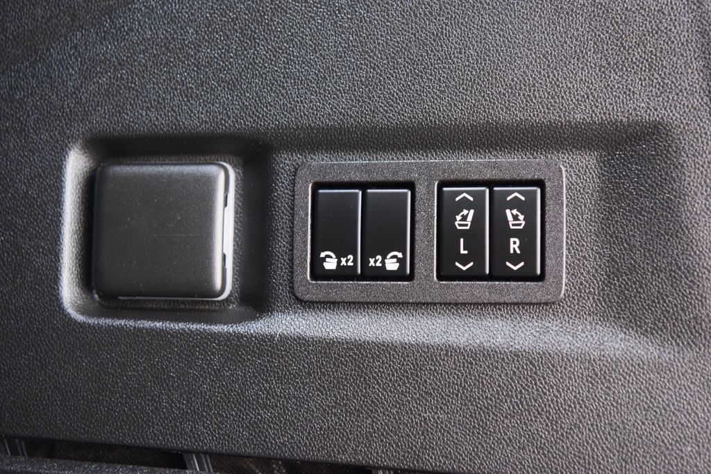 2023 Chevrolet Tahoe 4WD 4dr High Country - 23065801 - 23