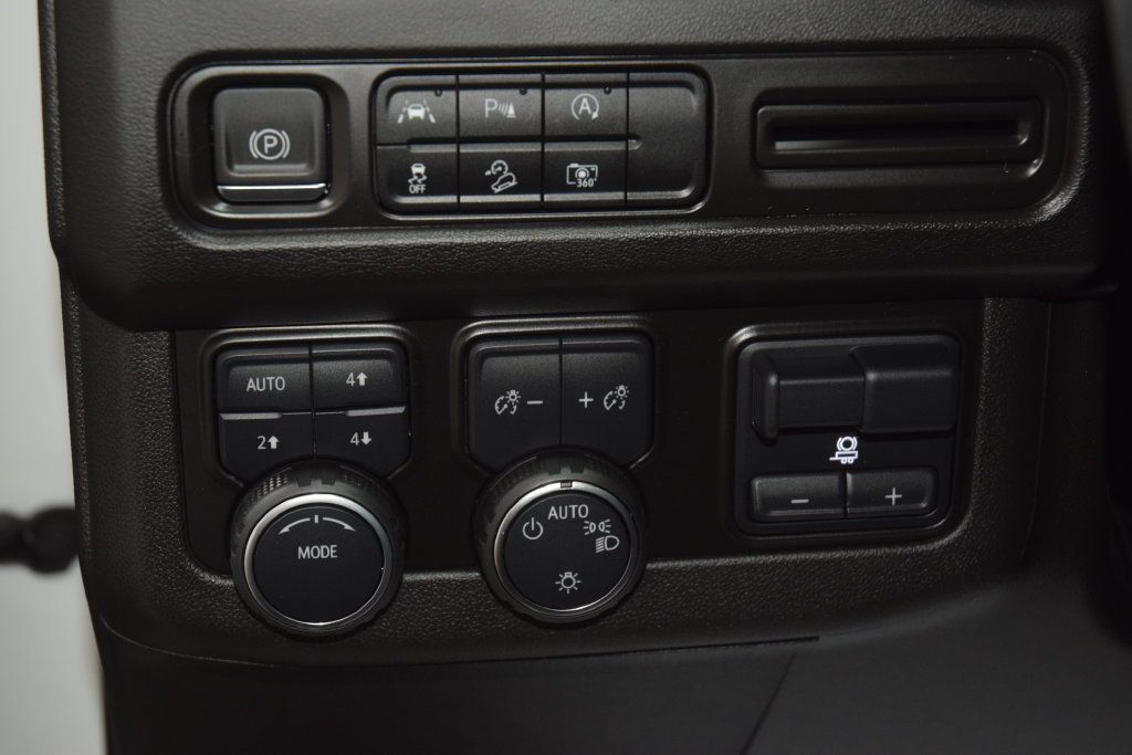 2023 Chevrolet Tahoe 4WD 4dr Z71 - 23079220 - 35
