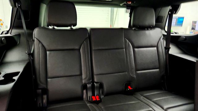 2023 Chevrolet Tahoe 4WD 4dr Z71 w/ Luxury Pkg & Power Panoramic Sunroof, - 23030425 - 23