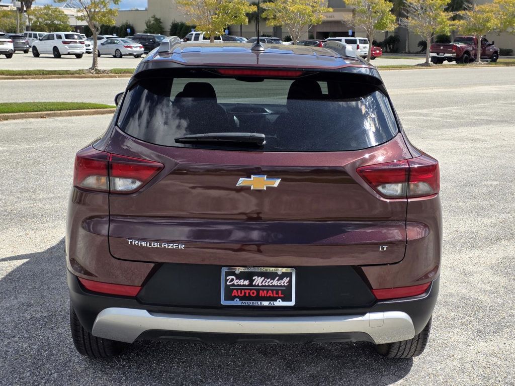2023 Chevrolet Trailblazer LT photo 2
