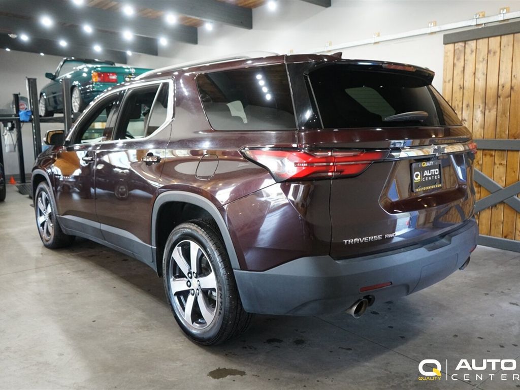 2023 Chevrolet Traverse Leather photo 2