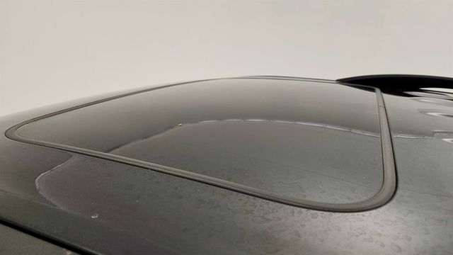 2023 Chevrolet Traverse AWD 4dr RS w/ Dual Skyscape 2 Panel Power Sunroof - 23028825 - 9