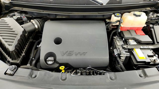 2023 Chevrolet Traverse AWD 4dr RS w/ Dual Skyscape 2 Panel Power Sunroof - 23028825 - 27