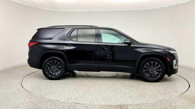 2023 Chevrolet Traverse AWD 4dr RS w/ Dual Skyscape 2 Panel Power Sunroof - 23028825 - 3