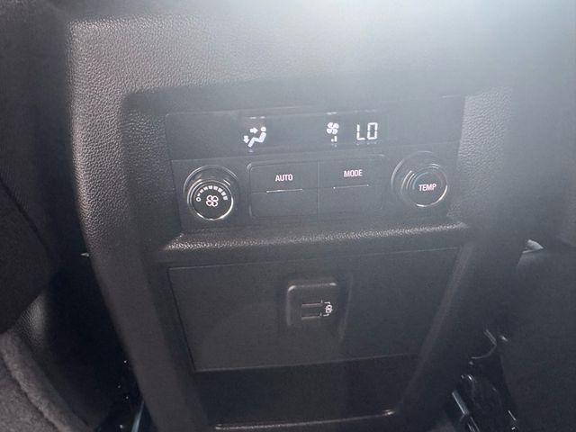 2023 Chevrolet Traverse LT - 23002410 - 28