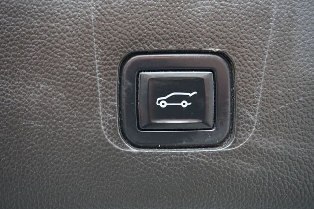 2023 Chevrolet Traverse PREMIER, PREMIUM WHEELS, DUAL MOON ROOFS, LEATHER SEATS, 3RD ROW - 22984088 - 8