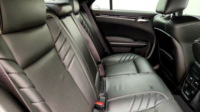2023 Chrysler 300 300C RWD - 23085912 - 26