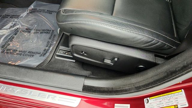 2023 Chrysler 300 300C with High Performance 4-Wheel Independent Suspension - 22949153 - 11