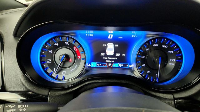 2023 Chrysler 300 300C with High Performance 4-Wheel Independent Suspension - 22949153 - 14