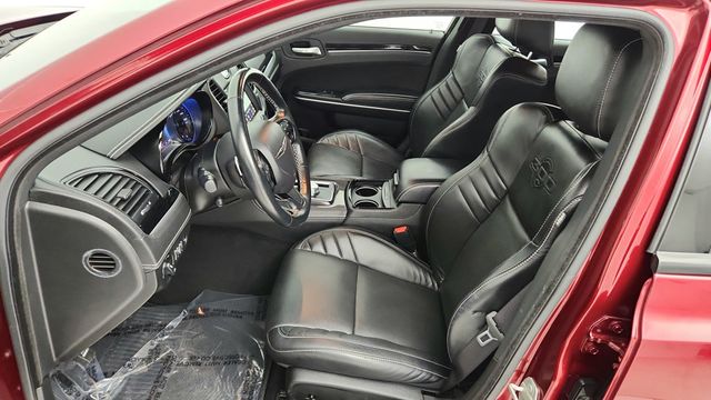 2023 Chrysler 300 300C with High Performance 4-Wheel Independent Suspension - 22949153 - 21