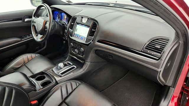 2023 Chrysler 300 300C with High Performance 4-Wheel Independent Suspension - 22949153 - 27