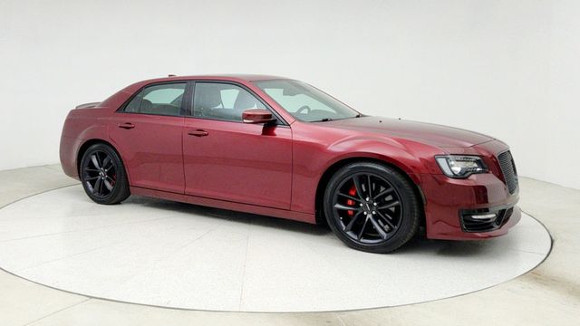 2023 Chrysler 300 300C with High Performance 4-Wheel Independent Suspension - 22949153 - 2