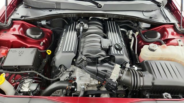 2023 Chrysler 300 300C with High Performance 4-Wheel Independent Suspension - 22949153 - 29