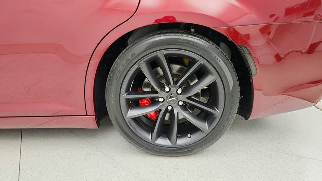 2023 Chrysler 300 300C with High Performance 4-Wheel Independent Suspension - 22949153 - 8