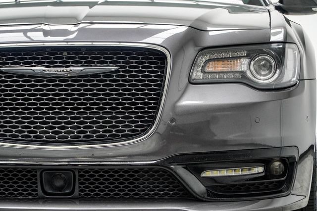 2023 Chrysler 300 300S RWD - 23040493 - 9
