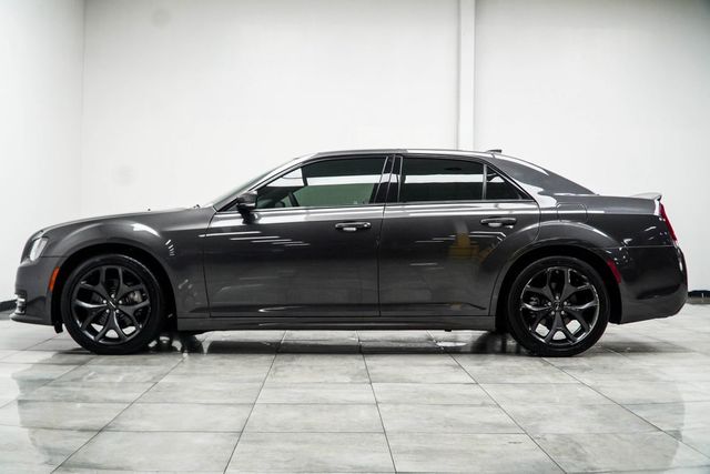 2023 Chrysler 300 300S RWD - 23040493 - 11