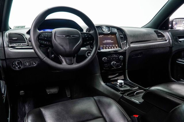 2023 Chrysler 300 300S RWD - 23040493 - 17