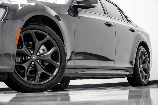 2023 Chrysler 300 300S RWD - 23040493 - 2