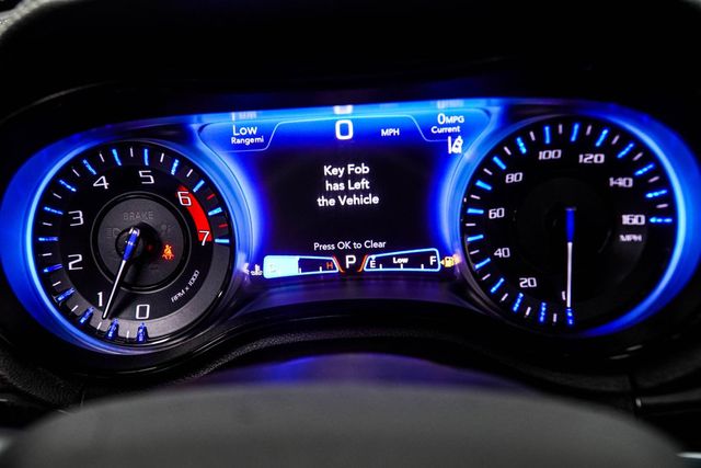 2023 Chrysler 300 300S RWD - 23040493 - 33