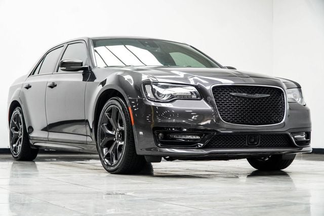 2023 Chrysler 300 300S RWD - 23040493 - 3