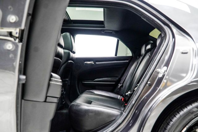 2023 Chrysler 300 300S RWD - 23040493 - 39