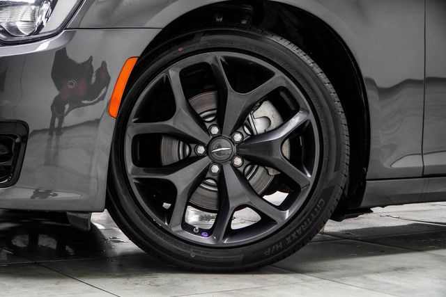 2023 Chrysler 300 300S RWD - 23040493 - 5