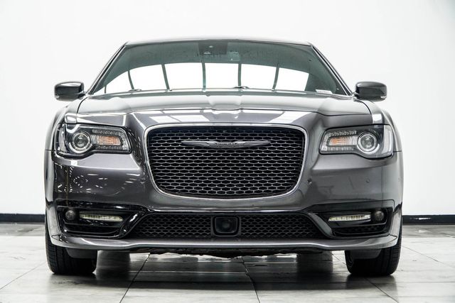 2023 Chrysler 300 300S RWD - 23040493 - 7