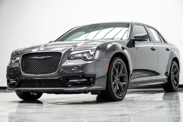 2023 Chrysler 300 300S RWD - 23040493 - 8