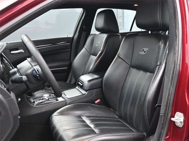 2023 Chrysler 300 300S RWD - 22948329 - 9