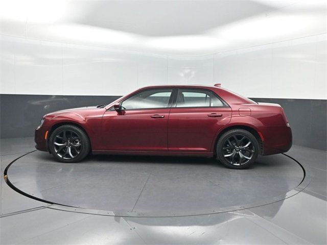 2023 Chrysler 300 S photo 2