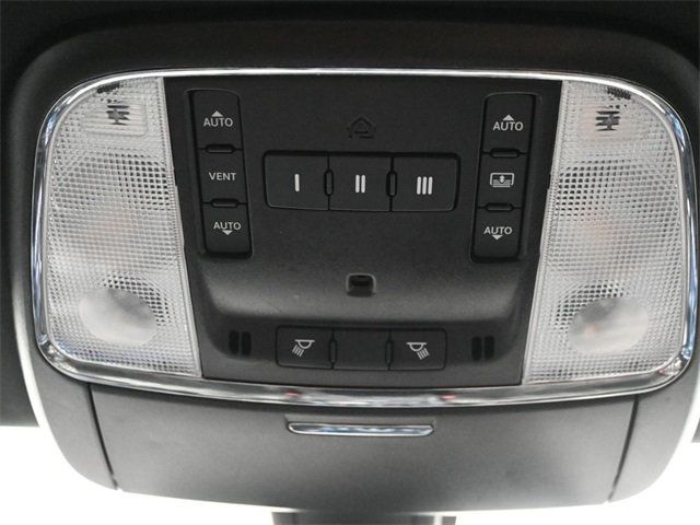 2023 Chrysler 300 300S RWD - 22948329 - 19