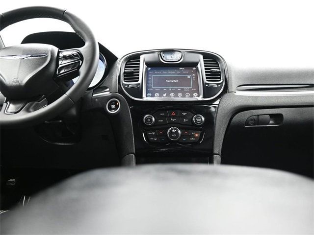 2023 Chrysler 300 300S RWD - 22948329 - 21