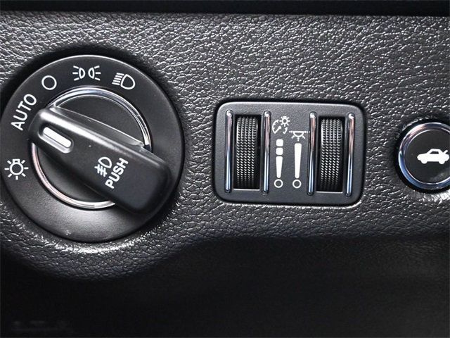 2023 Chrysler 300 300S RWD - 22948329 - 31