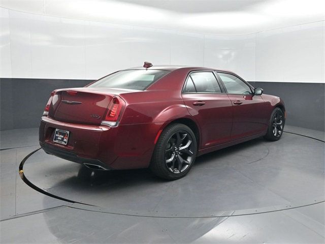 2023 Chrysler 300 300S RWD - 22948329 - 35