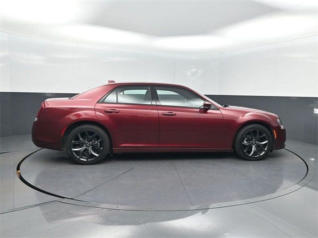 2023 Chrysler 300 300S RWD - 22948329 - 36
