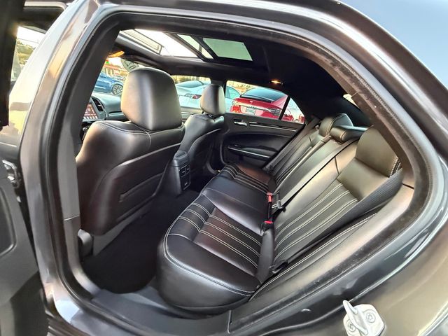 2023 Chrysler 300 300S RWD - 22951533 - 10