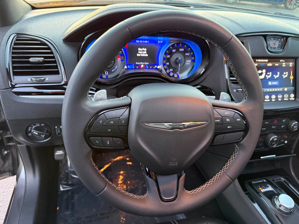 2023 Chrysler 300 300S RWD - 22951533 - 11