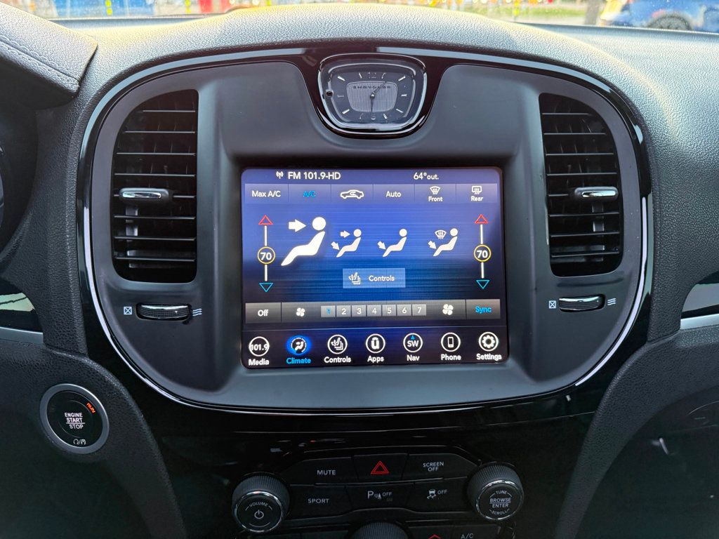 2023 Chrysler 300 300S RWD - 22951533 - 14