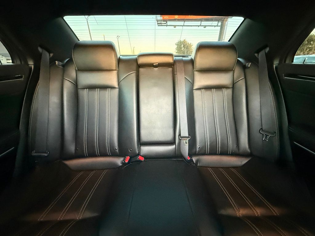 2023 Chrysler 300 300S RWD - 22951533 - 18