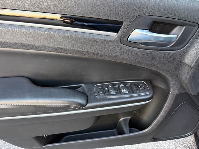 2023 Chrysler 300 300S RWD - 22951533 - 23