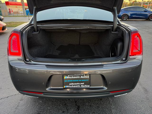 2023 Chrysler 300 300S RWD - 22951533 - 26